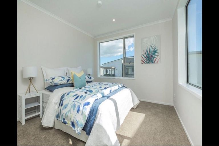 Photo of property in 1 Rangihina Road, Hobsonville, Auckland, 0616