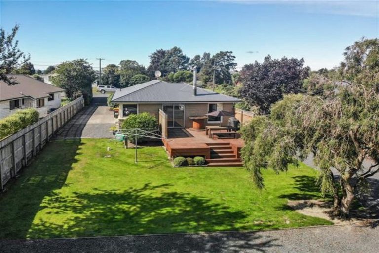 Photo of property in 30 Skerries Street, Outram, 9019