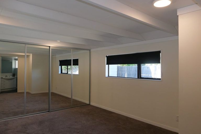 Photo of property in 3 Nugget Grove, Raumati Beach, Paraparaumu, 5032