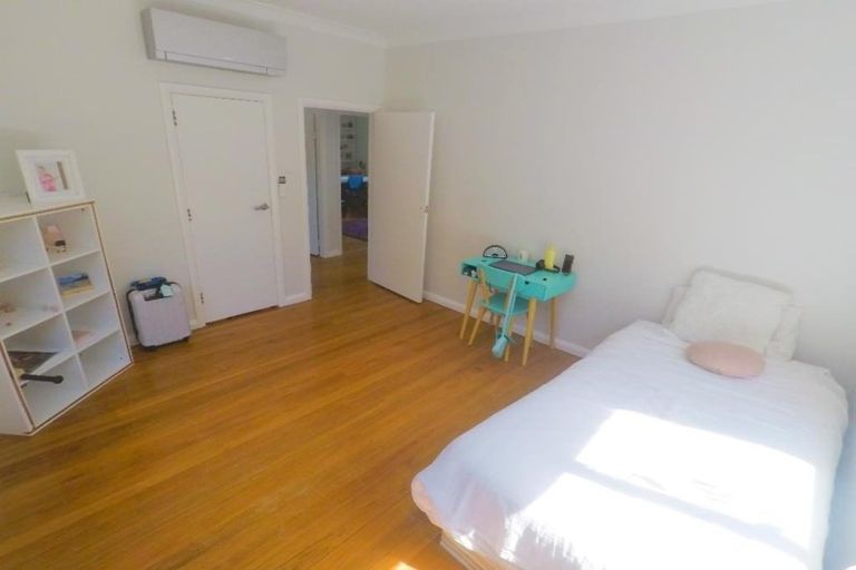 Photo of property in 50 Sheridan Terrace, Johnsonville, Wellington, 6037