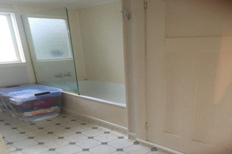 Photo of property in 21 Crawford Road, Kilbirnie, Wellington, 6022