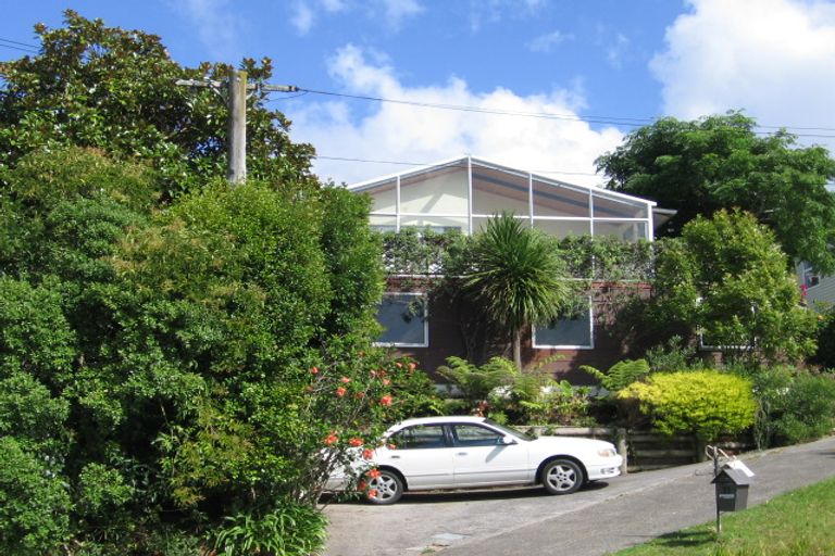 Photo of property in 1/27 Parr Terrace, Castor Bay, Auckland, 0620