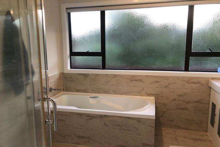 Photo of property in 15 Haseler Crescent, Howick, Auckland, 2014