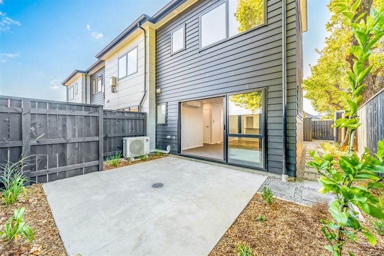Photo of property in 24d Palmer Crescent, Silverstream, Upper Hutt, 5019