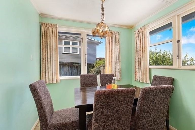 Photo of property in 25 Turkington Street, Tawa, Wellington, 5028