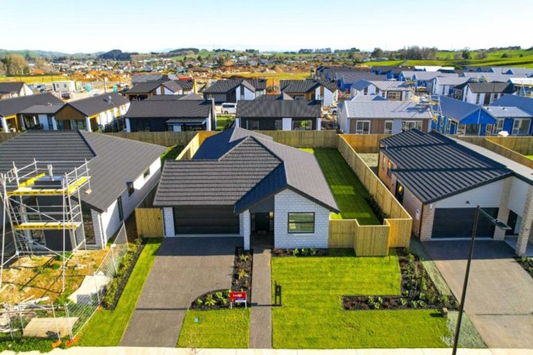 Photo of property in 27 Lockerbie Street, Morrinsville, 3300