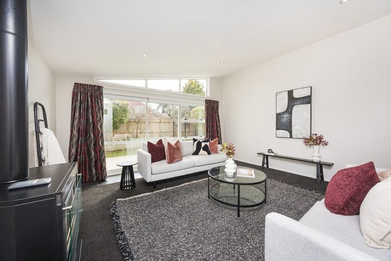 Photo of property in 16 Hardie Street, Hokowhitu, Palmerston North, 4410