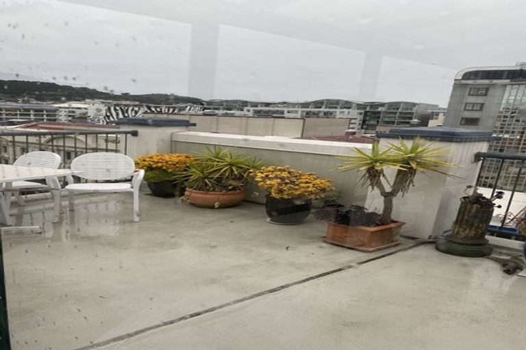 Photo of property in Courtenay Apartments, 701/120 Courtenay Place, Te Aro, Wellington, 6011