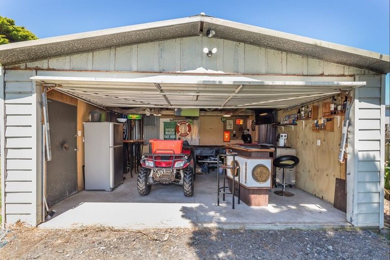 Photo of property in 657 Waitarere Beach Road, Waitarere Beach, Levin, 5510