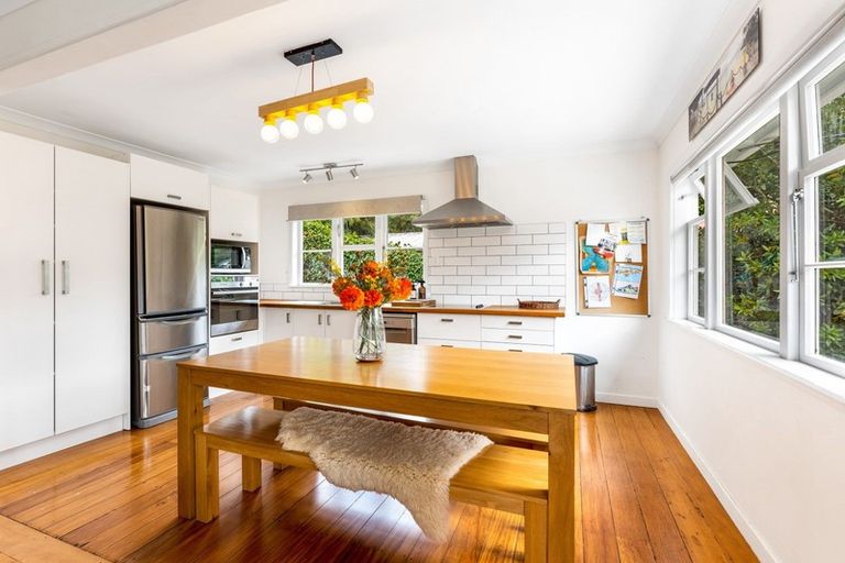 Photo of property in 39 Rawhiti Street, Stokes Valley, Lower Hutt, 5019