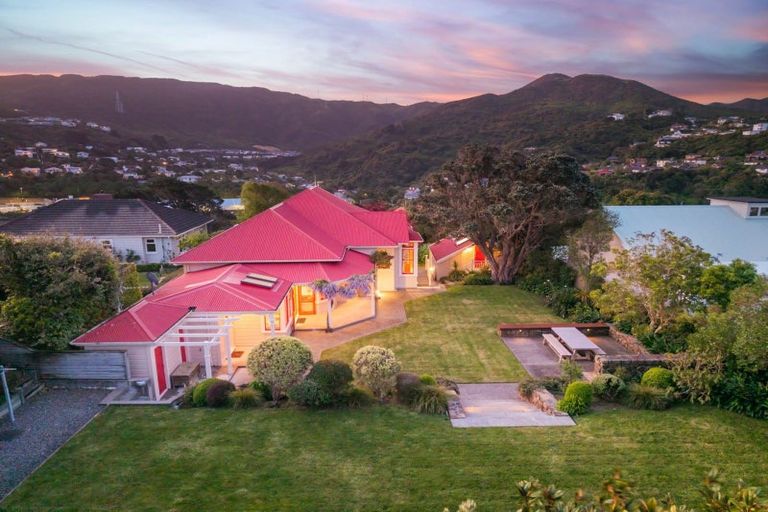 Photo of property in 11 Trelissick Crescent, Ngaio, Wellington, 6035