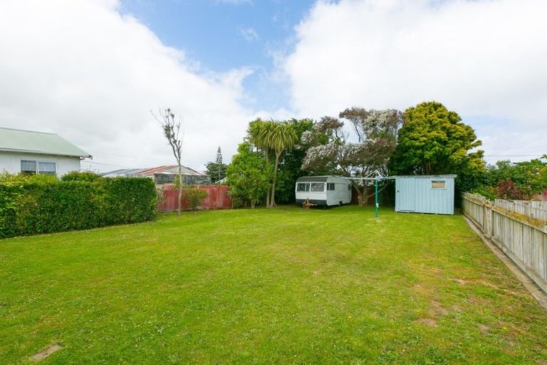 Photo of property in 18 Gisborne Terrace, Opunake, 4616