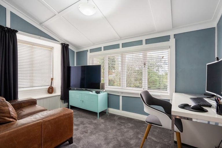 Photo of property in 35 Birkdale Road, Birkdale, Auckland, 0626
