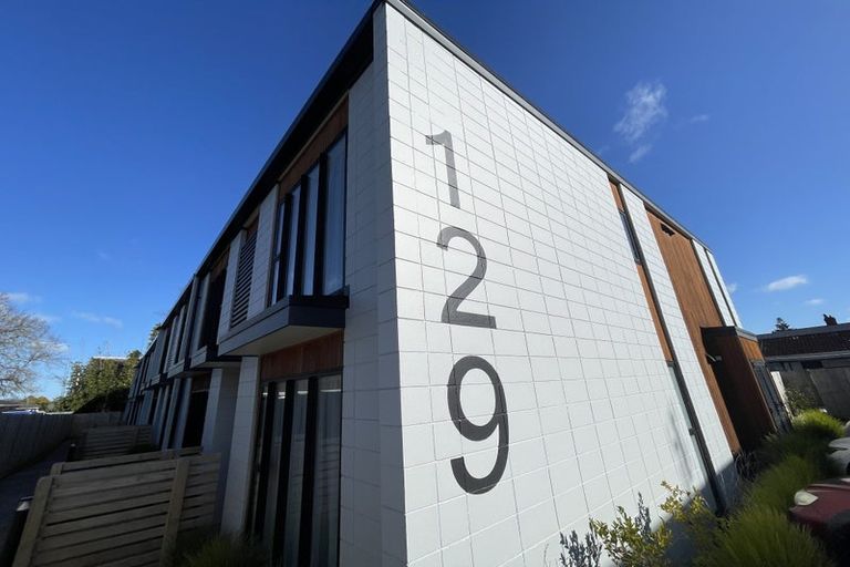 Photo of property in 10/129 St George Street, Papatoetoe, Auckland, 2025