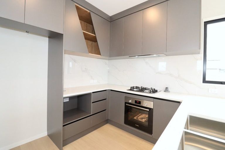 Photo of property in 13 Ngakau Road, Karaka, 2113