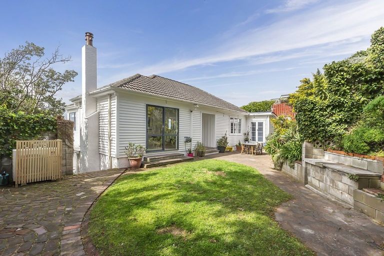 Photo of property in 77 Sidlaw Street, Strathmore Park, Wellington, 6022