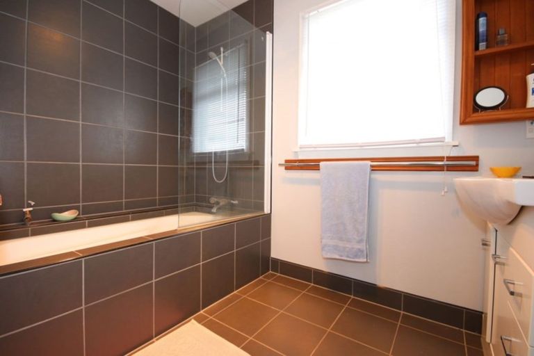 Photo of property in 246f Marine Parade, Bluff, 9814