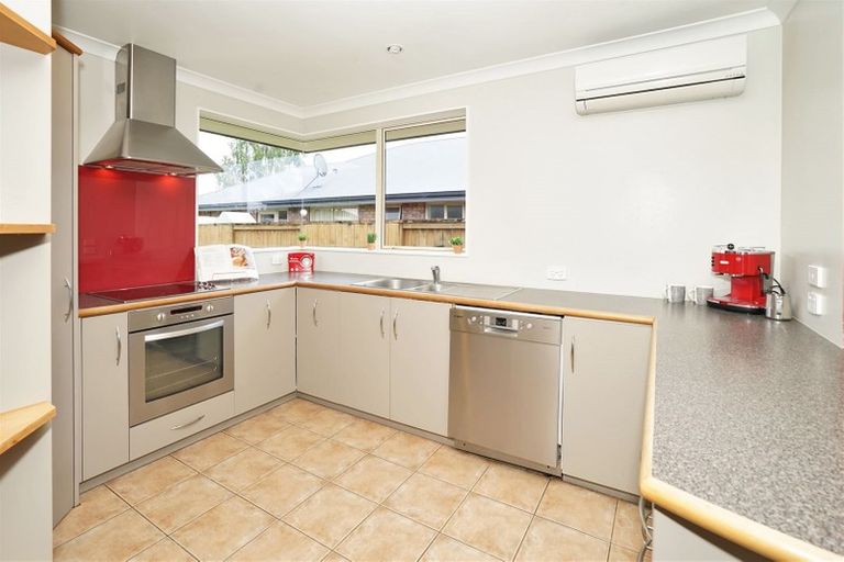 Photo of property in 62 Barrington Drive, Huntington, Hamilton, 3210