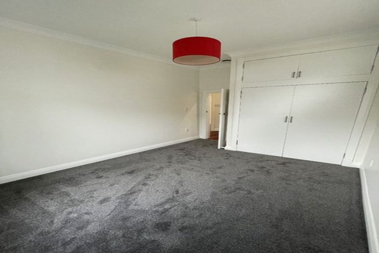Photo of property in 127 Onepu Road, Lyall Bay, Wellington, 6022