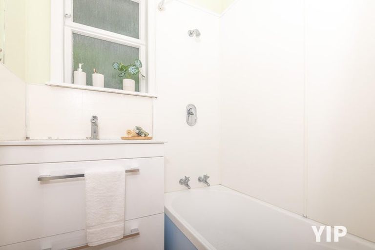 Photo of property in 115 Ruskin Road, Newlands, Wellington, 6037