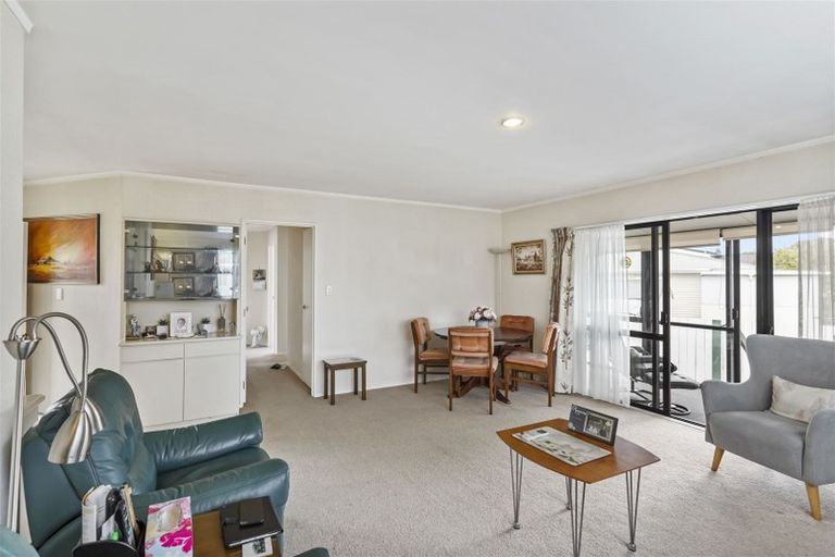 Photo of property in 3/69 Moore Street, Howick, Auckland, 2014