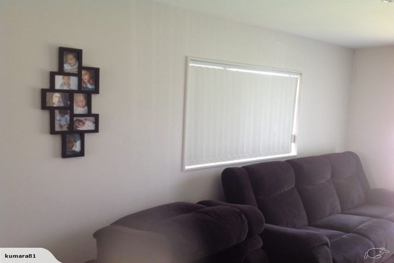 Photo of property in 8 Popokatea Drive, Takanini, 2112