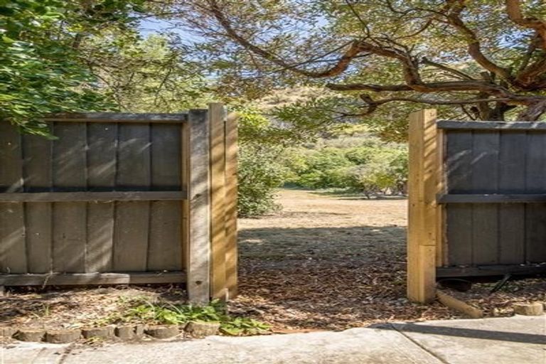 Photo of property in 2/18a Taupata Street, Redcliffs, Christchurch, 8081