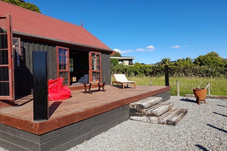 Photo of property in 145 Te Mahoe Road, Mokau, 4376