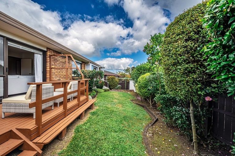 Photo of property in 2/77 Aberfeldy Avenue, Highland Park, Auckland, 2010