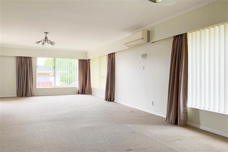 Photo of property in 1/32 Matuhi Rise, Henderson, Auckland, 0612