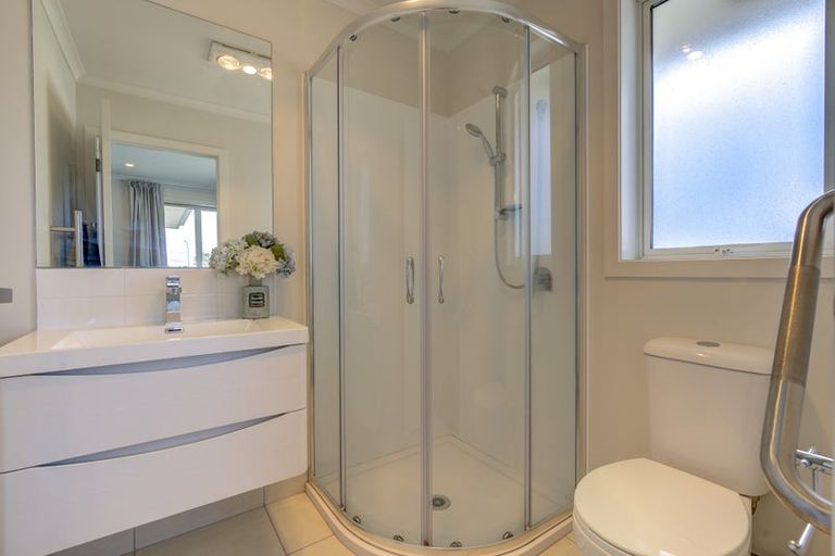 Photo of property in 11 Manawaroa Close, Grandview Heights, Hamilton, 3200