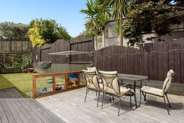 Photo of property in 14b Pokapu Place, Bethlehem, Tauranga, 3110
