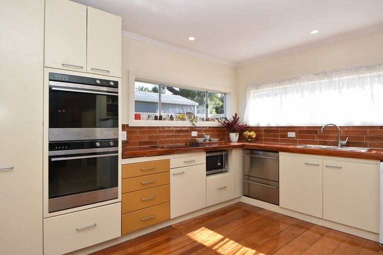 Photo of property in 108 Broadway, Carterton, 5713