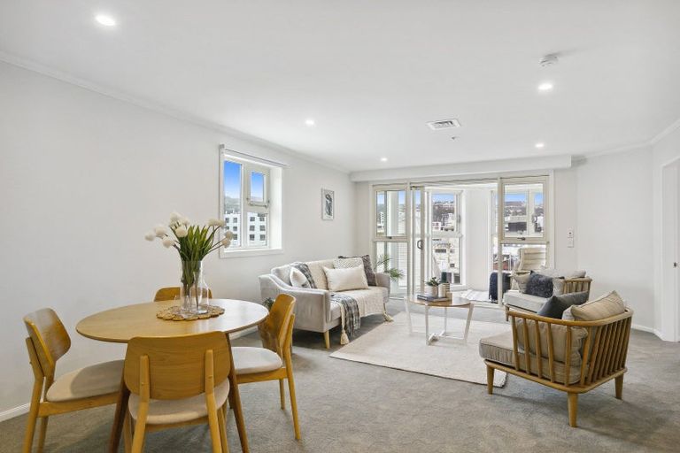 Photo of property in 7a/5 Kent Terrace, Mount Victoria, Wellington, 6011