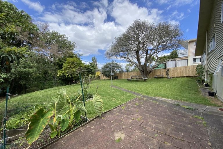 Photo of property in 14 Rotoiti Avenue, Pakuranga Heights, Auckland, 2010