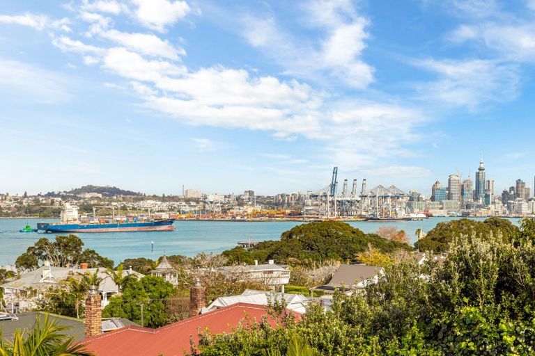 Photo of property in 30 Mays Street, Devonport, Auckland, 0624