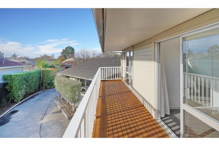 Photo of property in 6 Banff Place, Avonhead, Christchurch, 8042