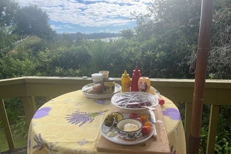 Photo of property in 5 Sandy Beach Road, Tinopai, 0593