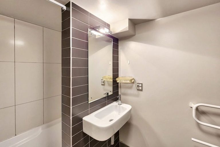 Photo of property in Vespa Apartments, 203/20 Hanson Street, Mount Cook, Wellington, 6021