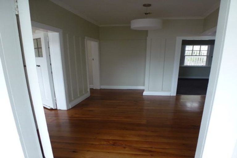 Photo of property in 5a Grove Road, Kelburn, Wellington, 6012