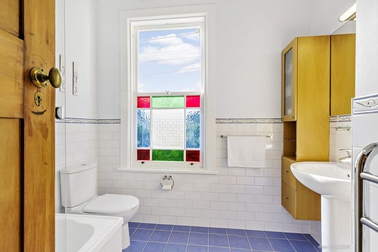 Photo of property in 162 Wadestown Road, Wadestown, Wellington, 6012