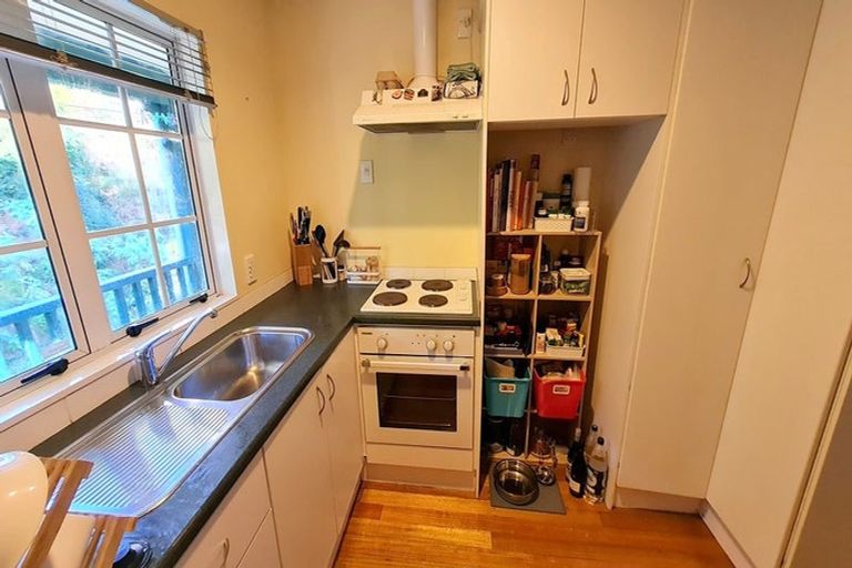 Photo of property in 25 Glenfern Road, Mellons Bay, Auckland, 2014