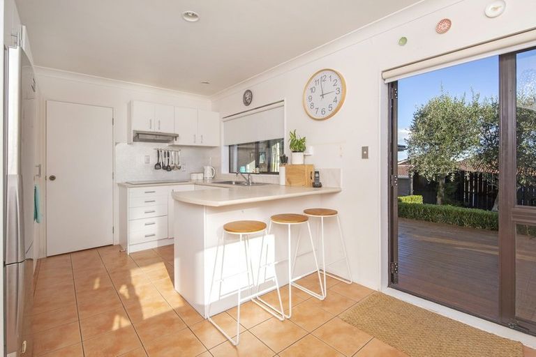 Photo of property in 1/25 Nicholas Road, Somerville, Auckland, 2014