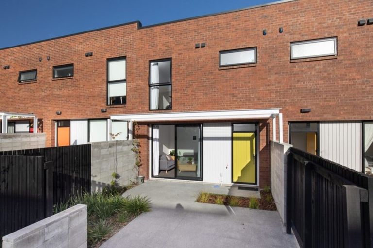 Photo of property in 14 Uku Lane, Hobsonville, Auckland, 0616