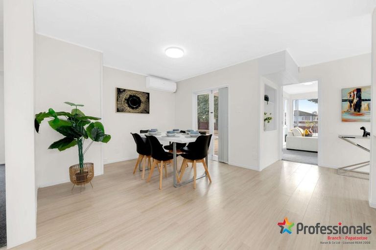 Photo of property in 39 Cottingham Crescent, Mangere East, Auckland, 2024