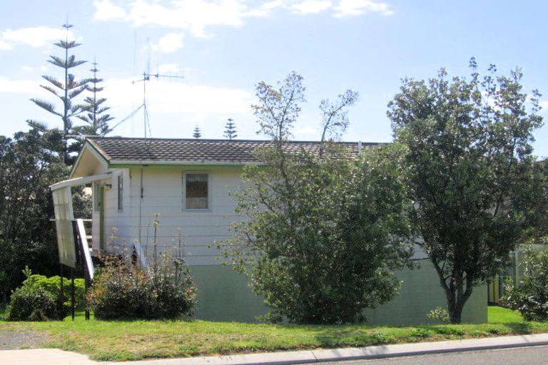 Photo of property in 217 Seaforth Road, Waihi Beach, 3611