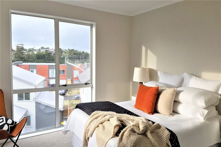 Photo of property in 64 Manutewhau Road, Massey, Auckland, 0614