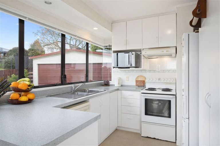 Photo of property in 69 Puriri Road, Pukekohe, 2120