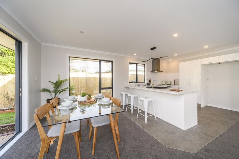 Photo of property in 18 Raglan Avenue, Cloverlea, Palmerston North, 4412