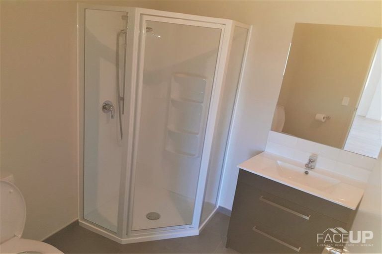 Photo of property in 2/22 Kerewhenua Crescent, Hobsonville, 0616